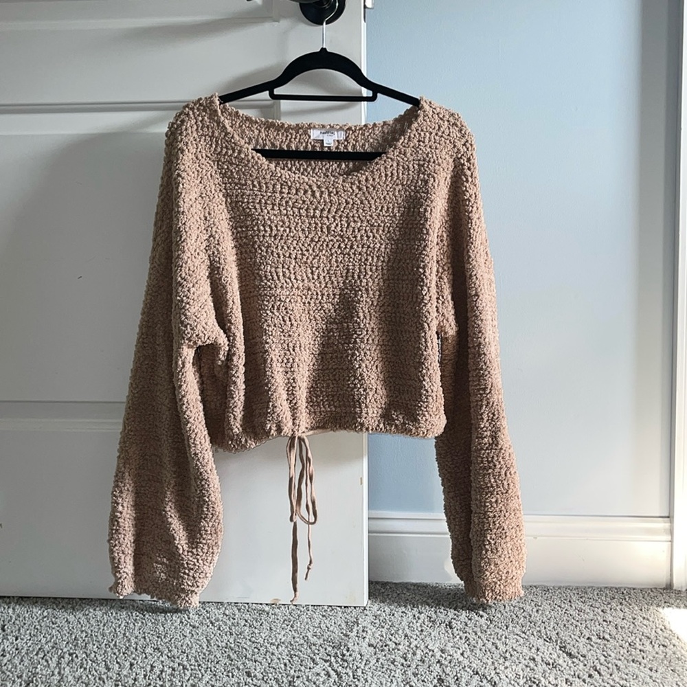Crop sweater in beige